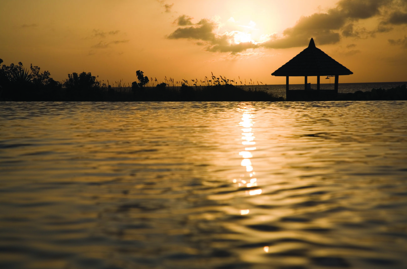 pool-sunset-nature-outdoors-retreat-caribic-como-parrot-cay