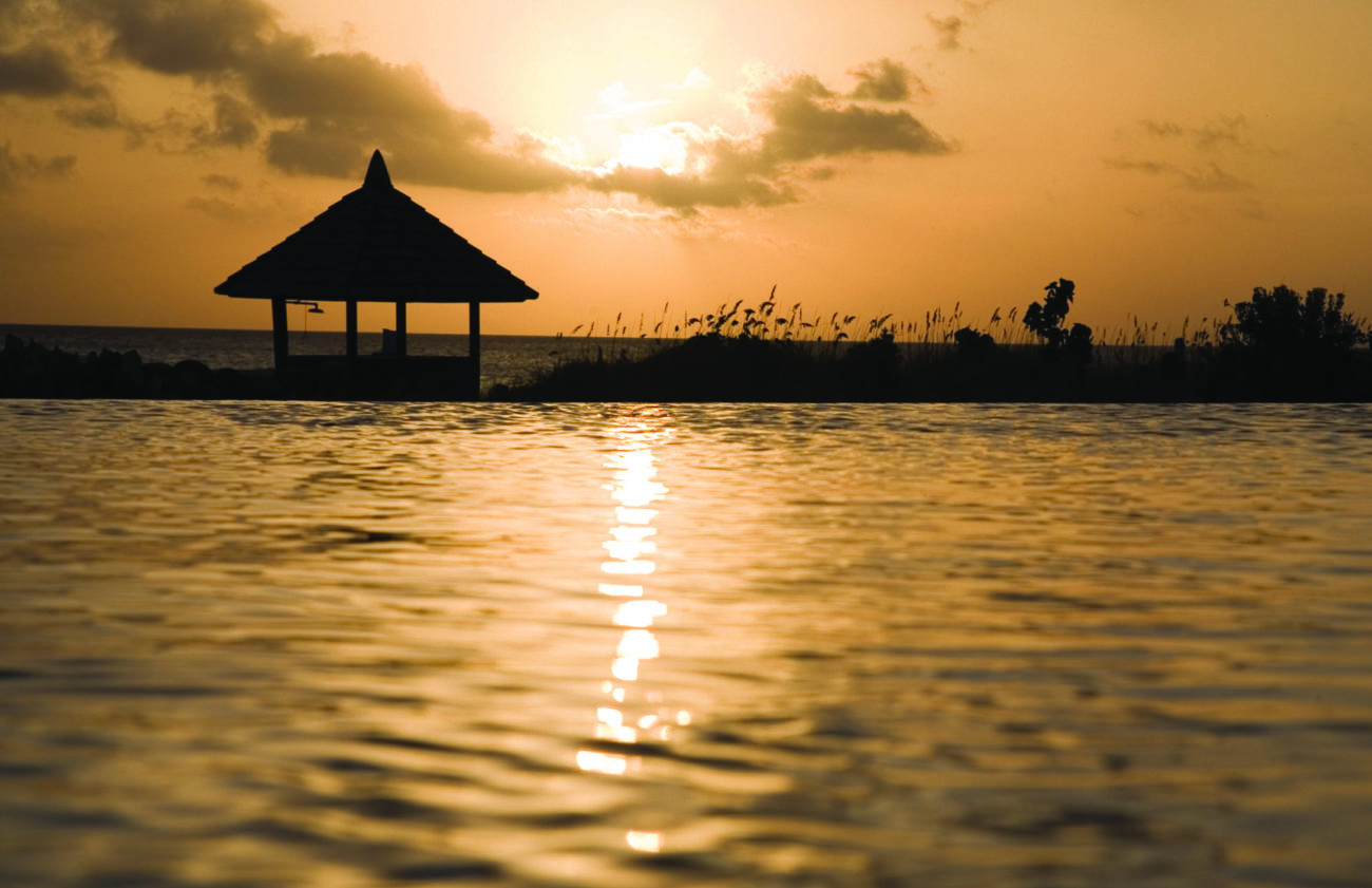 pool-sunset-nature-outdoors-retreat-caribic-como-parrot-cay