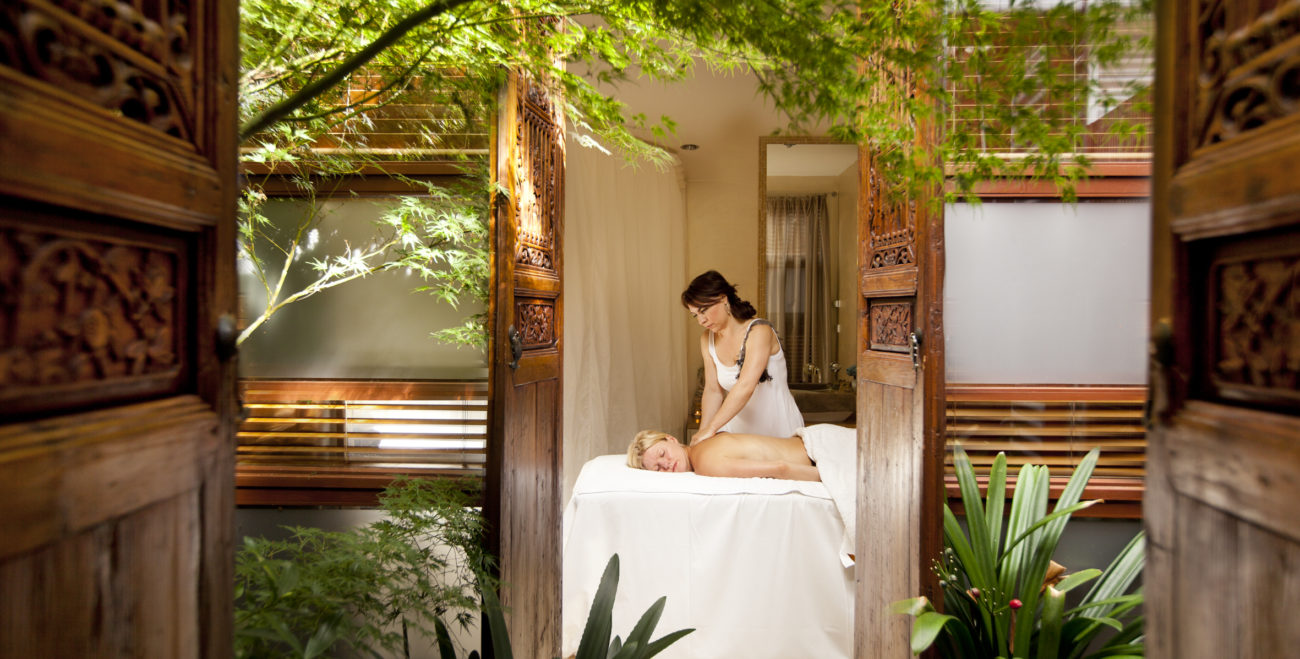 treatment-spa-relax-massage-oil-deep-tissue-wood-plants-samadhi-health-wellness-retreat-australia