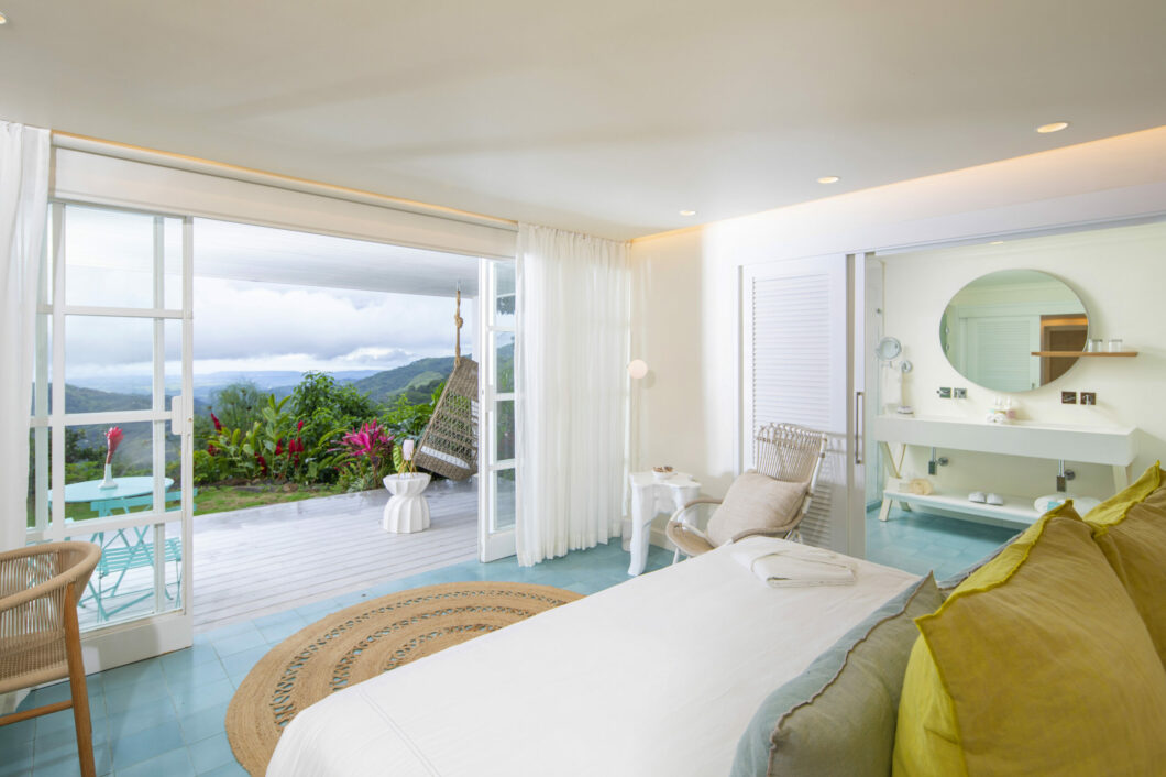 bedroom-view-interior-the-retreat-costa-rica-scaled