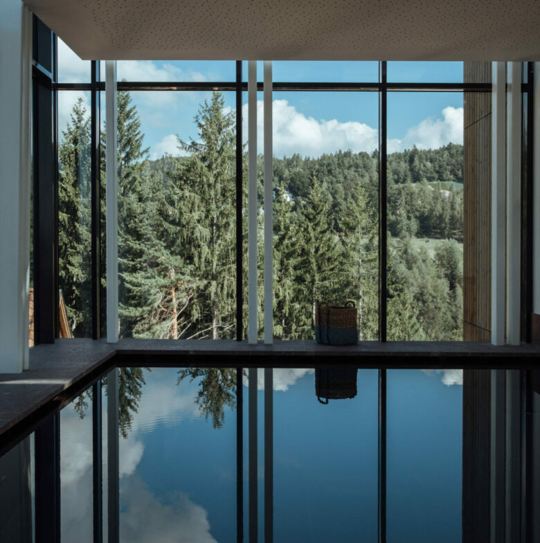 pool-view-indoor-spa-wellness-forest-prevention-week-eco-hotel-saltus-south-tyrol