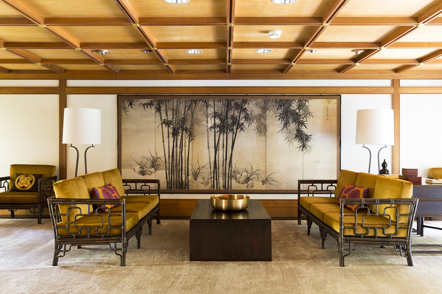 lobby-golden-door